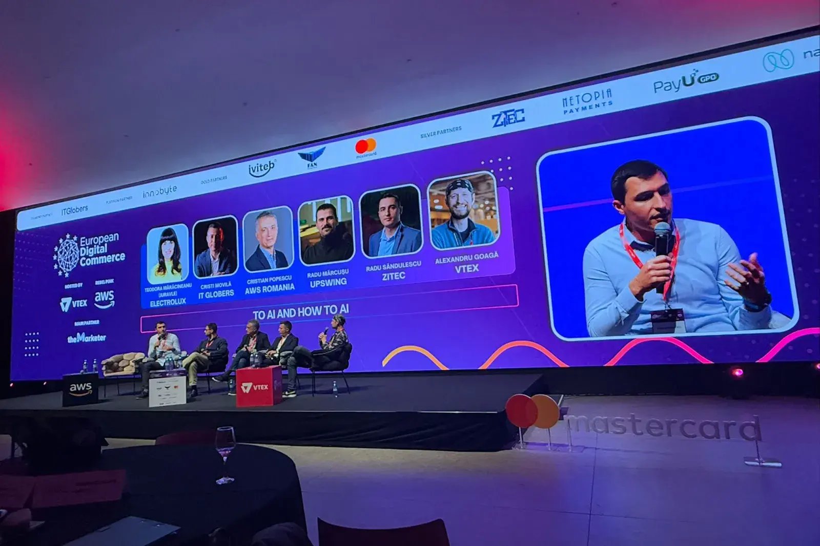 Radu-Sandulescu-Speaking-at-European-Digital-Commerce_stage
